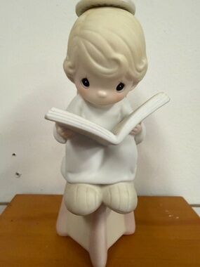 Precious Moments- Sitting- EJ634